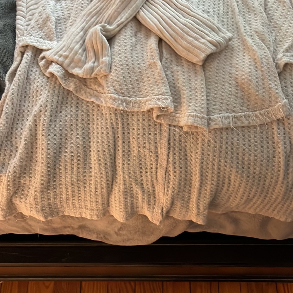 Shorter In The Front, Longer In The Back Free Peo… - image 3